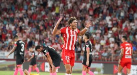 阿贾克斯新星莫基奥：英超球队争相追逐的潜力亿元先生